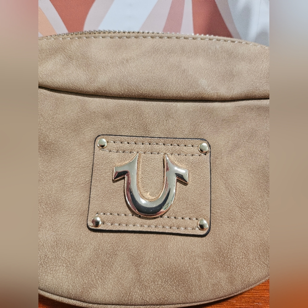 True Religion Shoulder Bag with Gold Chain - Picture 2 of 9